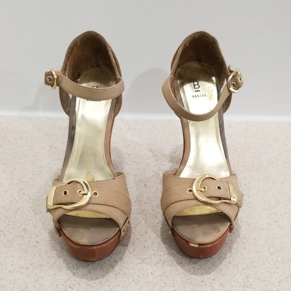 Bakers taupe Shiloh women's size 8.5 heels